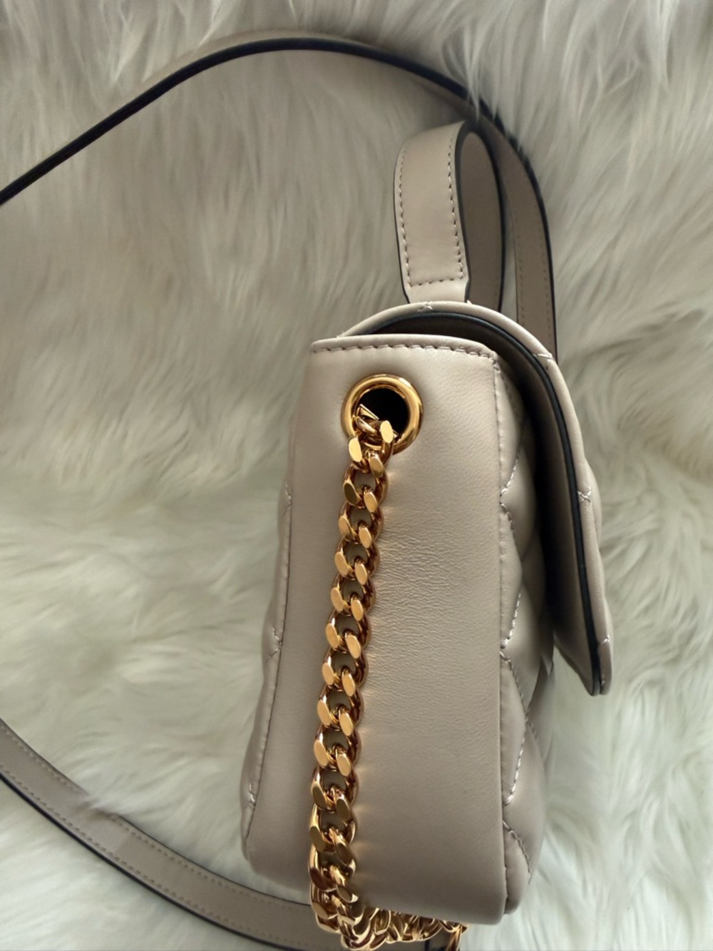 ✨ VERSACE LA MEDUSA ✨ Quilted Top-Handle Bag in Taupe with Gold Medallion - Picture 4 of 10